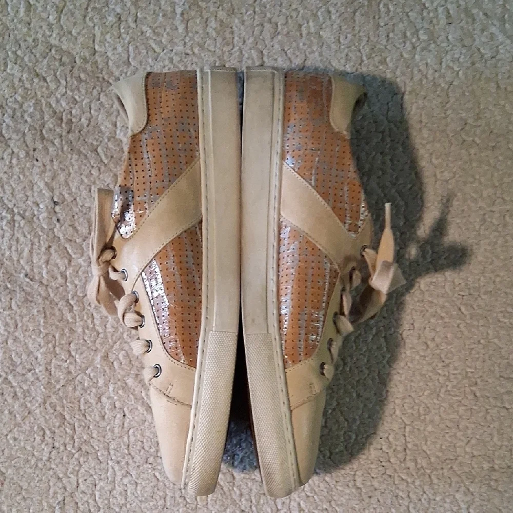 Trask Women's Cream & Silver Metallic Lace-Up Sneakers 9.5